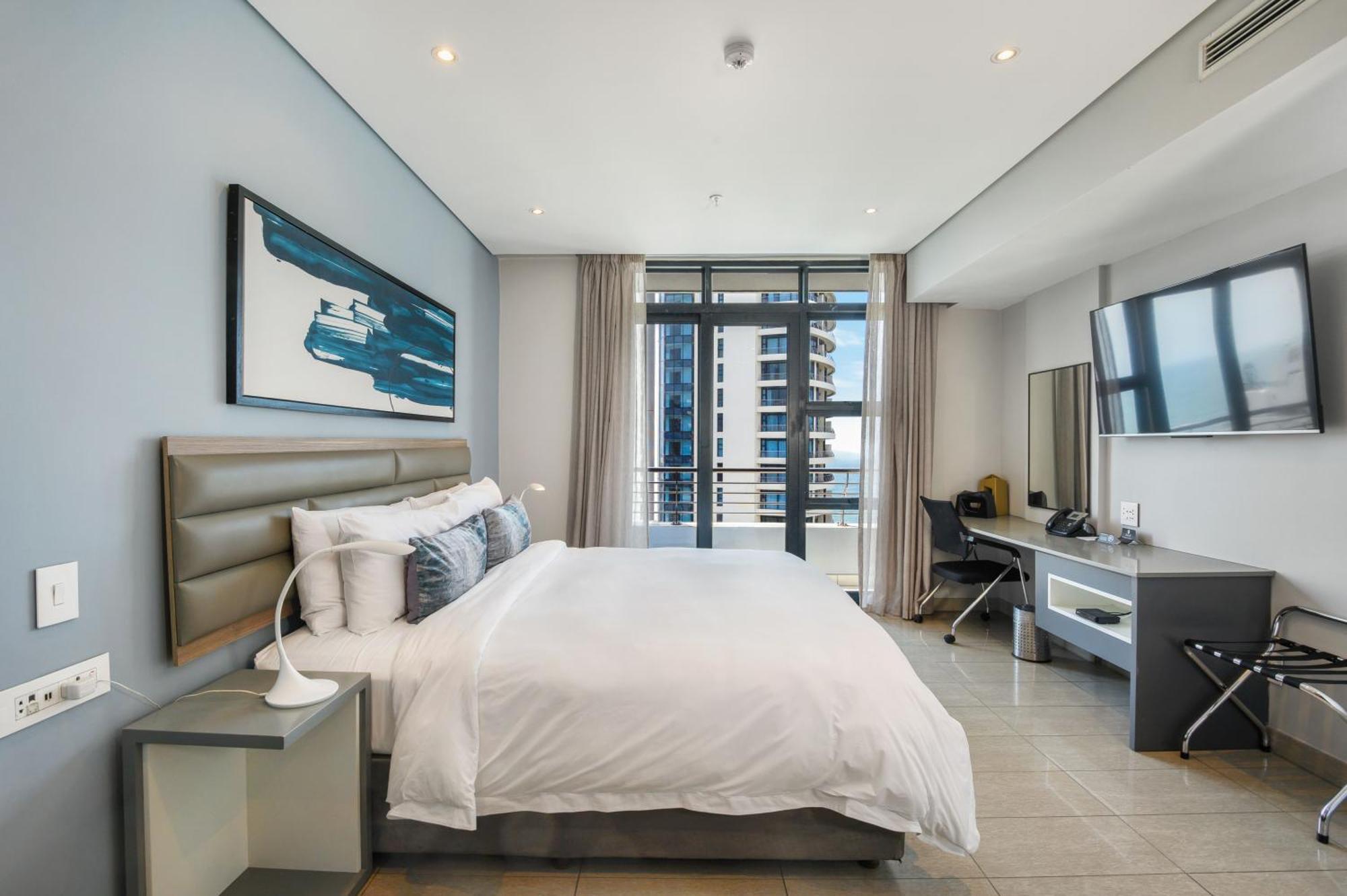 The Capital Pearls Hotel Durban Exterior foto A bedroom at the hotel